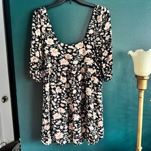 Floral Black and White Women's Top